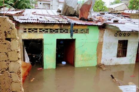 Chuva torrencial gera caos em Luanda e deixa 1.770 pessoas desalojados