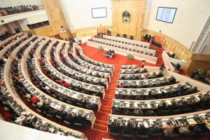 Parlamento angolano inicia trabalhos com incógnitas entre deputados