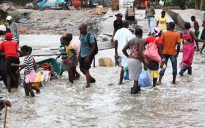 Fortes chuvas em Luanda provocam pelo menos dois mortos e inundações