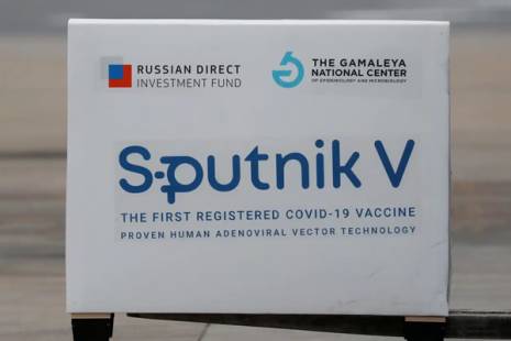 Mais de 60% dos russos não quer vacina Sputnik V e acredita que coronavírus é arma biológica