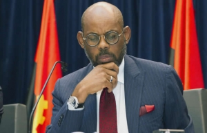 Angola pretende negociar com FMI acordo de 4,5 bilhões de dólares