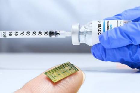 Fake News: Vacina contra Covid-19 tem chip líquido e inteligência artificial para controle populacional