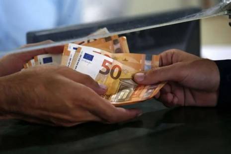 Remessas dos angolanos em Portugal caíram 12% para 8,2 milhões no ano passado