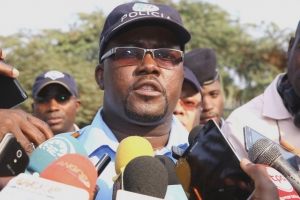 Polícia angolana admite &quot;excesso&quot; de agente que matou vendedora a tiro