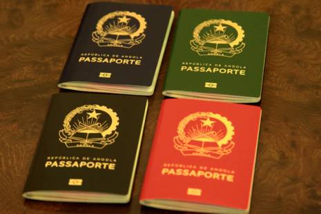 Governo autoriza despesa de  6,6 milhões de euros  para ultrapassar atraso na emissão de passaportes