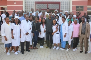Enfermeiros de Luanda em protesto limitam trabalho a partir de 13 de Novembro