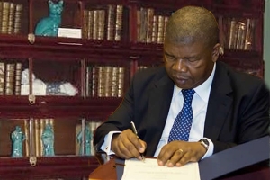 Presidente de Angola autoriza venda de bens imóveis diplomáticos em quatro países