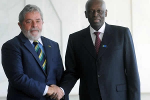 Angola deveria seguir o exemplo do Brasil e África do Sul