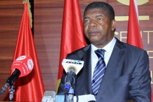 João Lourenço inicia mandato como PR com promessa de melhorar condições de vida dos angolanos