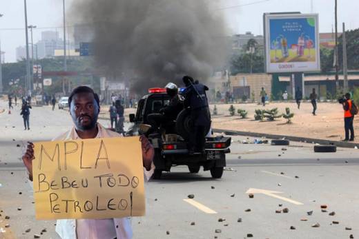 Especialista critica MPLA pela “narrativa de agenda oculta” da UNITA em manifestações de cidadãos