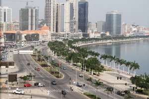 Angola tem de ter cuidado com a dívida para não arriscar um &#039;default&#039; - Economist