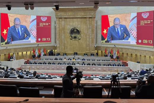 Parlamento chumba debate de urgência sobre impacto dos combustíveis no Orçamento e famílias