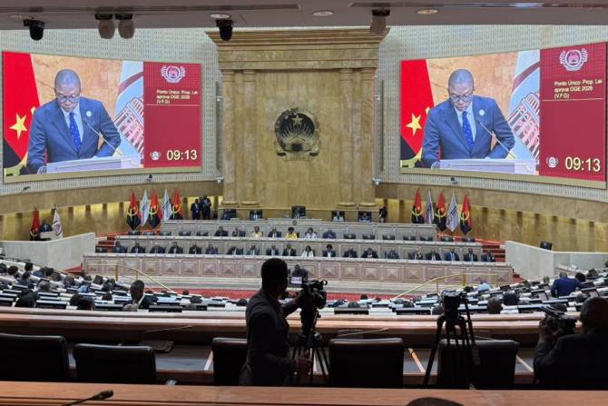 Parlamento chumba debate de urgência sobre impacto dos combustíveis no Orçamento e famílias