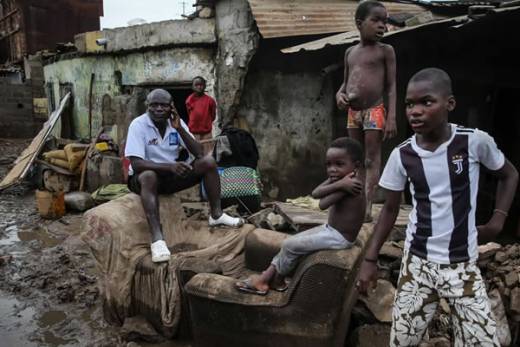 Vítimas das chuvas de Luanda ainda à espera de realojamento