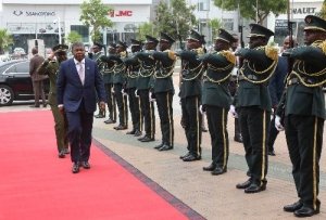 João Lourenço hoje na África do Sul para primeira visita de Estado