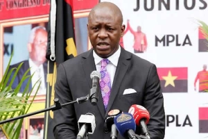 Ex-diretor de agência para o investimento privado angolano denuncia corrupção