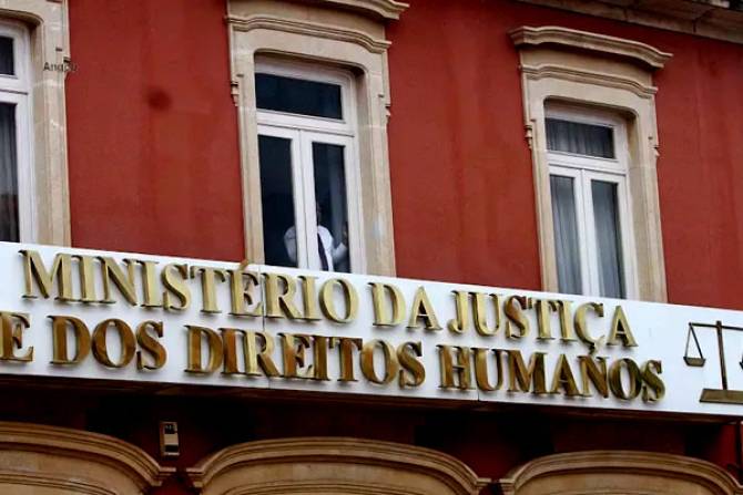 Ministério da Justiça demite funcionários do Cartório de Viana por corrupção