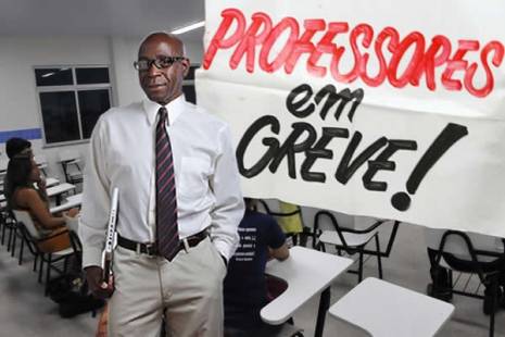 Professores do ensino superior angolanos vão retomar greve por falta de consenso