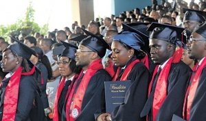 Os estudantes para curso de graduação e investigação científica já vão poder concorrer para bolsas internas