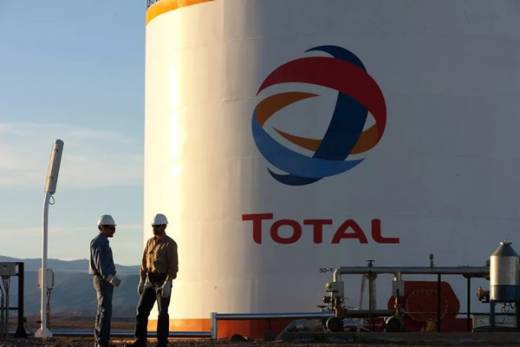 Petrolífera Total Angola assina novo contrato partilha de produção para bloco do Namibe