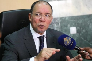 Governo angolano denuncia &quot;chantagem política&quot; de empresa privada norte-americana
