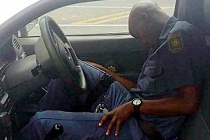 Policias embriagados no local de trabalho poderão ser despromovidos e expulsos da corporação