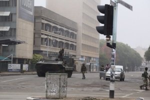 Oposição do Zimbabué garante que militares estão &quot;em processo de tomar o comando&quot;