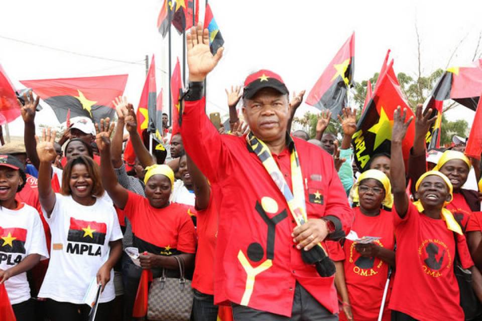 UNITA e MPLA mobilizam-se em apoio aos líderes, um ano após eleições angolanas