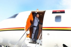 Presidente de Angola partiu hoje para Emirados Árabes Unidos em visita oficial