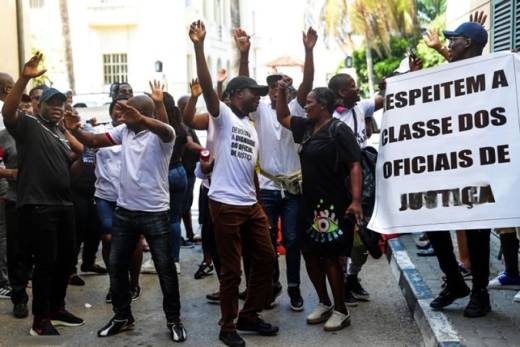 Oficiais de justiça angolanos iniciam hoje nova greve até 14 de novembro