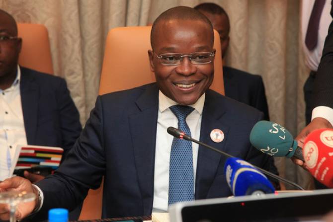 MPLA escolhe Adão de Almeida para presidente da Assembleia Nacional de Angola