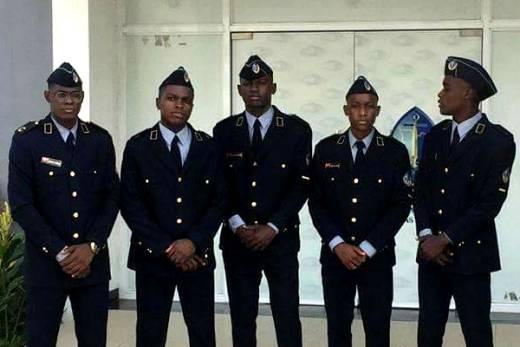 Militares angolanos nos EUA em formação vive à custo da igreja local