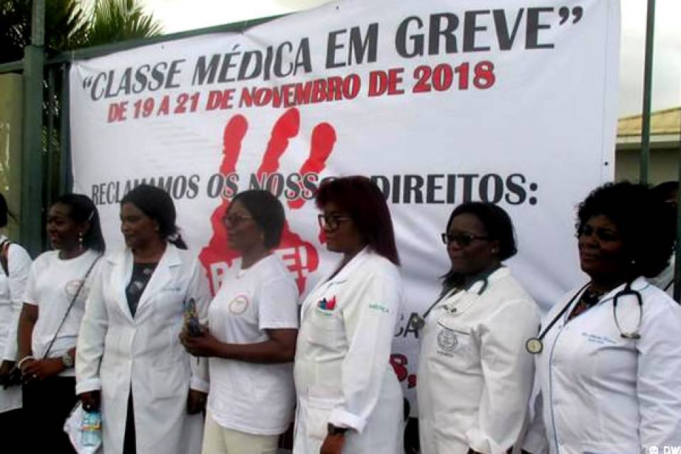 Enfermeiros angolanos entram em greve a partir de segunda-feira em todo o país
