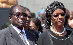No Zimbabwe a hiperinflação está na luta entre o &quot;Crocodilo&quot; e Grace Mugabe