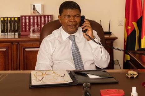 João Lourenço volta a ligar a Ana Paula dos Santos sobre o estado de saude de  Eduardo dos Santos.
