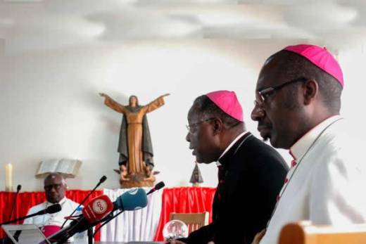 Bispos católicos angolanos preocupados com violência que atingiu mais de 60 instituições