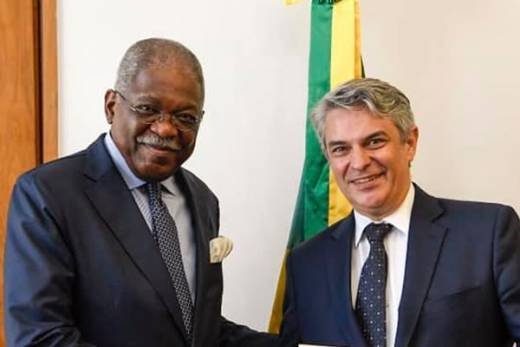 Governo do Brasil convoca embaixador de Angola para esclarecer deportação de brasileiros