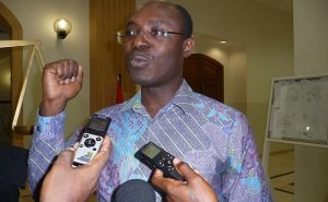 Tribunal de Luanda volta a adiar julgamento do jornalista  Rafael Marques