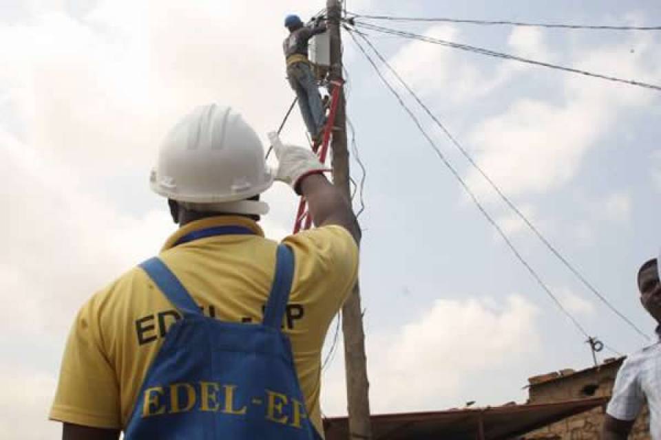 Tarifas de eletricidade vão aumentar em Angola, mas executivo ainda não diz quando