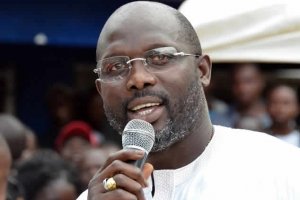 George Weah anuncia corte de 25% no seu salário de presidente