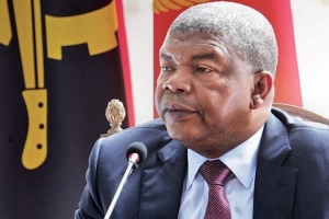 João Lourenço desafia José Eduardo dos Santos a denunciar corruptos em Angola