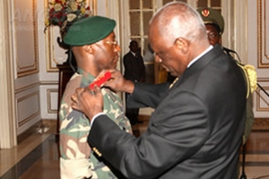 &#039;Tchizé&#039; dos Santos afirma que JES já era general-de-exército antes de Lourenço
