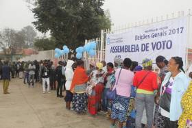 Eleições: CNE pede participação massiva e recomenda aos eleitores que saiam das assembleias