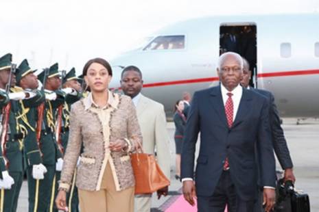 Será desta que Eduardo dos Santos volta a Angola?