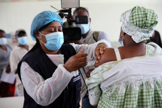 OMS recomenda extensão de utilização de vacina contra malária