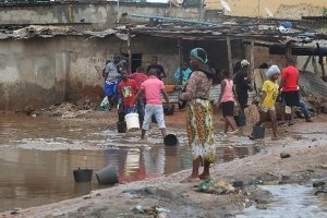 Dois mortos e dois desaparecidos em novo dia de chuvas fortes em Luanda