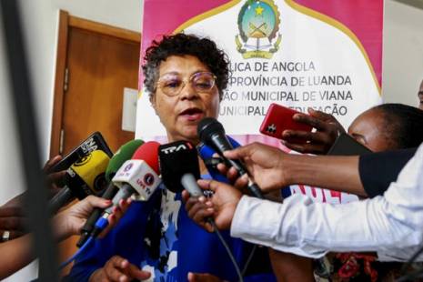 Professor angolano que liderou protesto de alunos alvo de processo disciplinar, governo fala em &quot;precipitação&quot;