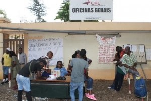 Trabalhadores do Caminho-de-Ferro de Luanda levantam greve de mais de um mês