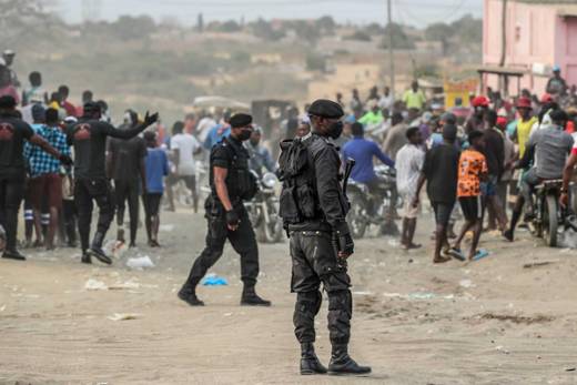 Protestos contra subida do combustível fizeram oito feridos e 86 detidos no Namibe