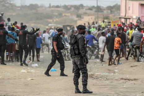 Protestos contra subida do combustível fizeram oito feridos e 86 detidos no Namibe